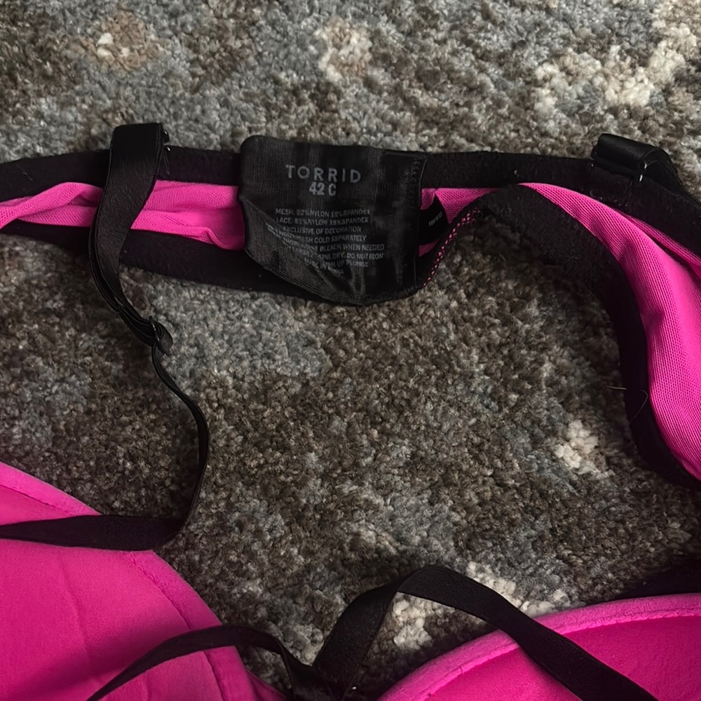 Strappy Pink and Black Women's Push Up Bra - Picture 2 of 3
